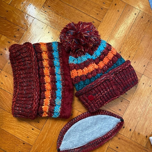 Red Hat with Face Mask and Scarf Fleece Lined New - Picture 3 of 4